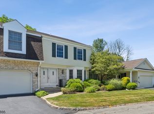 25 Dexter Dr S, Basking Ridge, NJ 07920