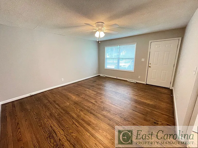 4148 Lee St #A — Photo 3