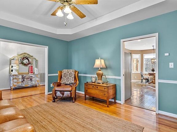 4th image of 7207 Laurel Point Dr