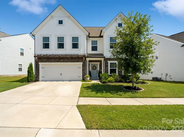 3178 Pinehills Way, Mount Holly, NC 28120
