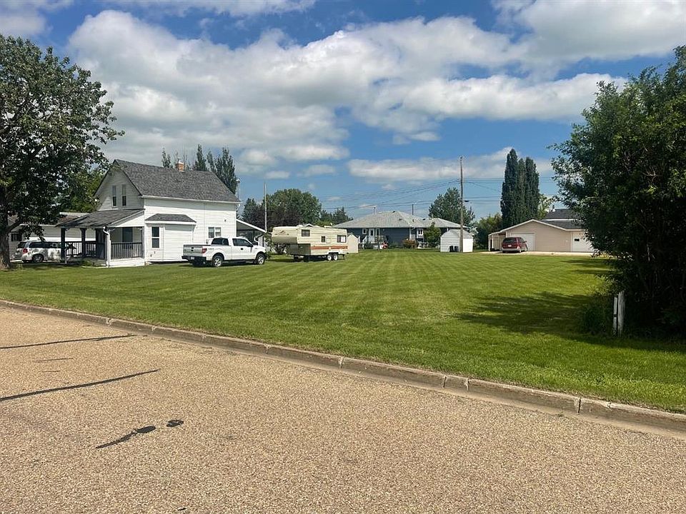 2nd image of 5209 49th St