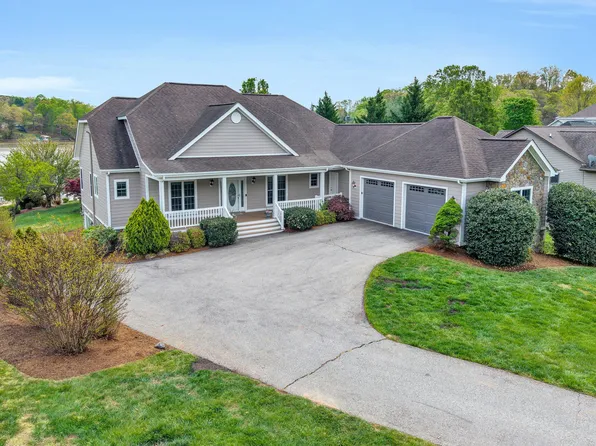 105 Inlet Dr, Wirtz, VA 24184