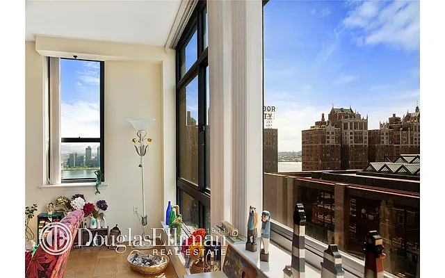 Sold by Douglas Elliman | media 22