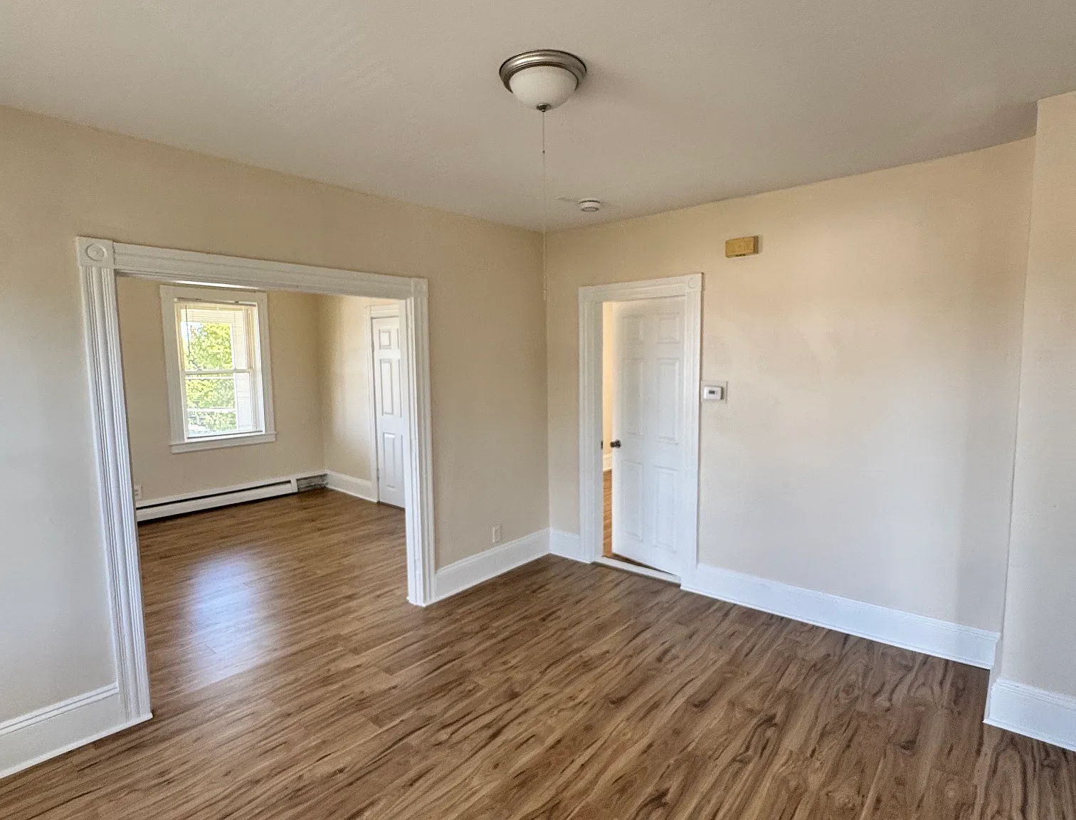 3 bed, 1400 sqft, $1,998 — Photo 3