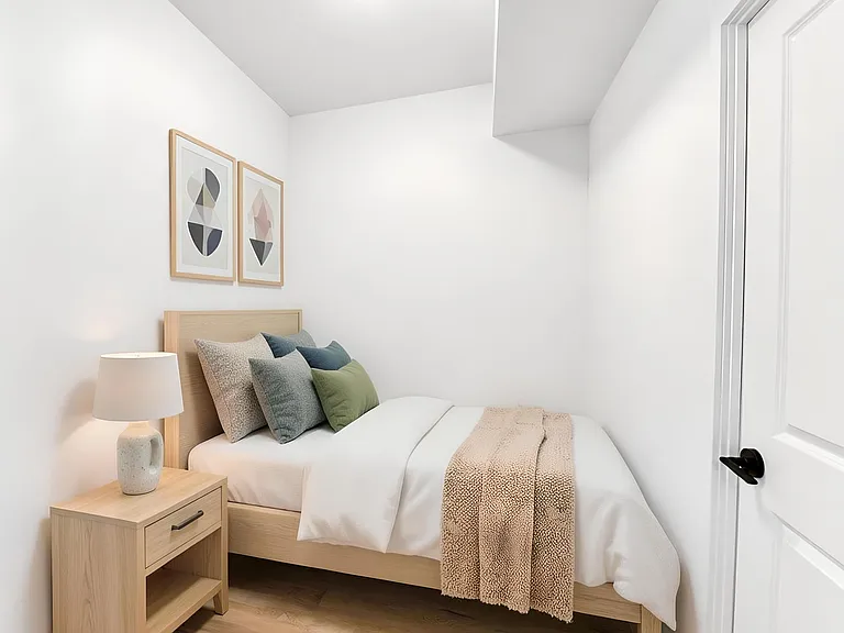 2075 Lakeshore Rd #310 — Photo 5