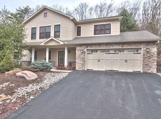 219 Longview Dr, Lake Harmony, PA 18624