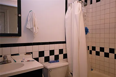 Rented by R New York