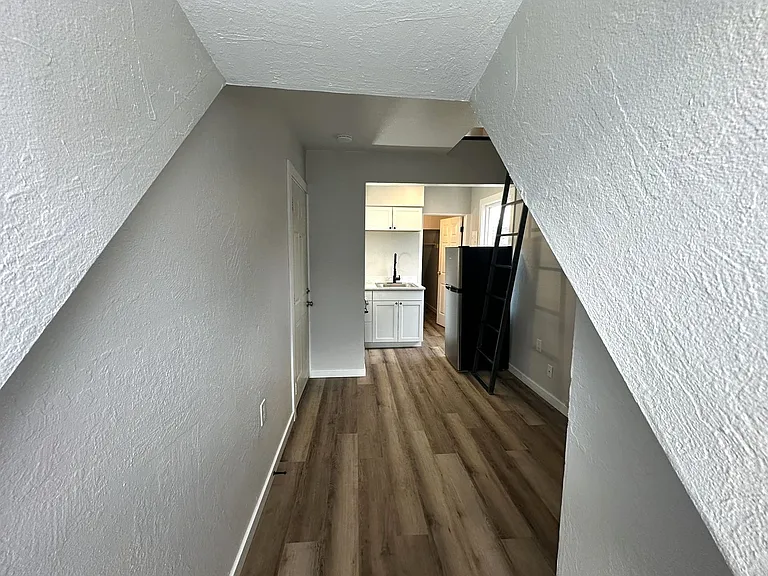 2317 Grand- 5 Unit — Photo 16