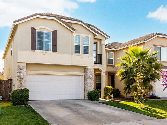 2nd image of 8009 Shay Cir