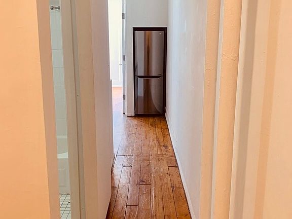 5th image of 4744 Vernon Blvd APT 2L