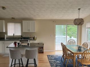 3 Glendaway Dr, Narragansett, RI 02882