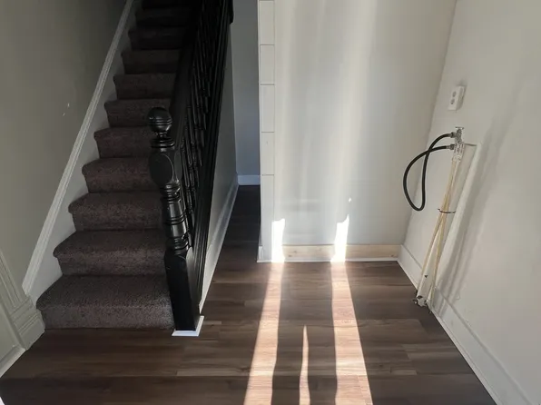 209 N Main St APT B, Hebron, MD 21830