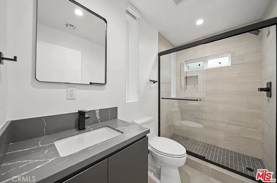 3 bed, 2.5 bath, 1547 sqft, $3,950 — Photo 3