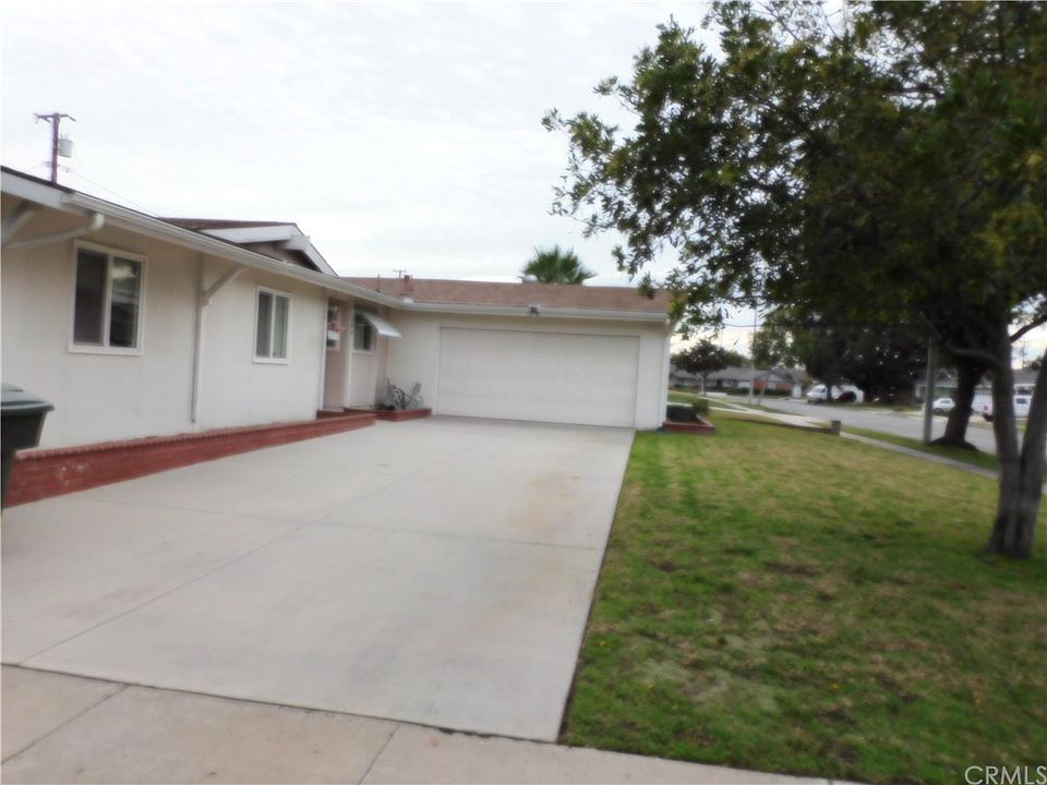 1st image of 224 N Plantation Pl