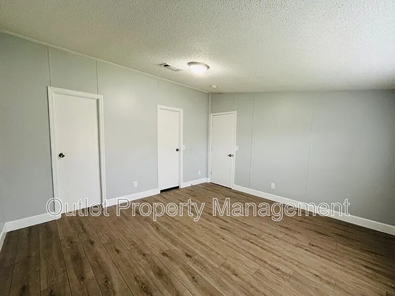 15710 Bermuda St — Photo 17