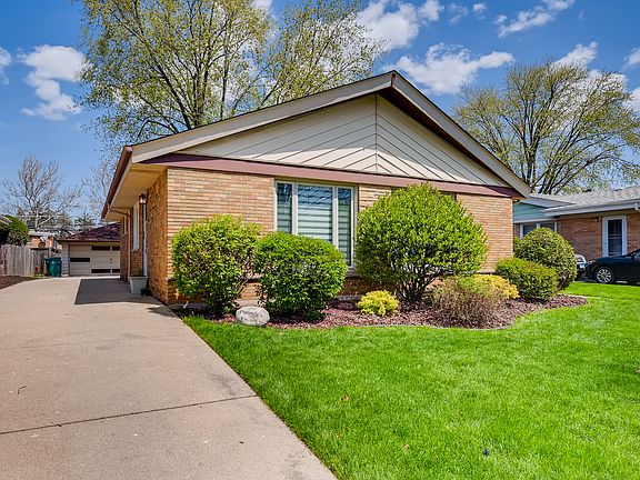 2nd image of 11038 Martindale Dr