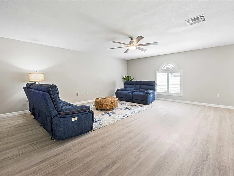 4510 SE 32nd Pl — Photo 20