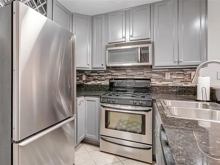 1445 Monroe Dr NE #F15 — Photo 16