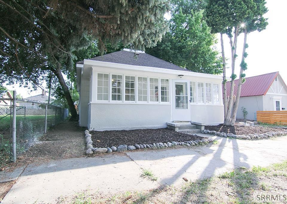 1st image of 330 Lava St
