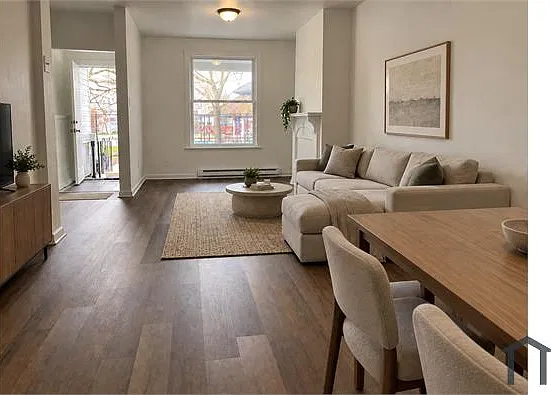 3 bed, 1084 sqft, $1,700 — Photo 1