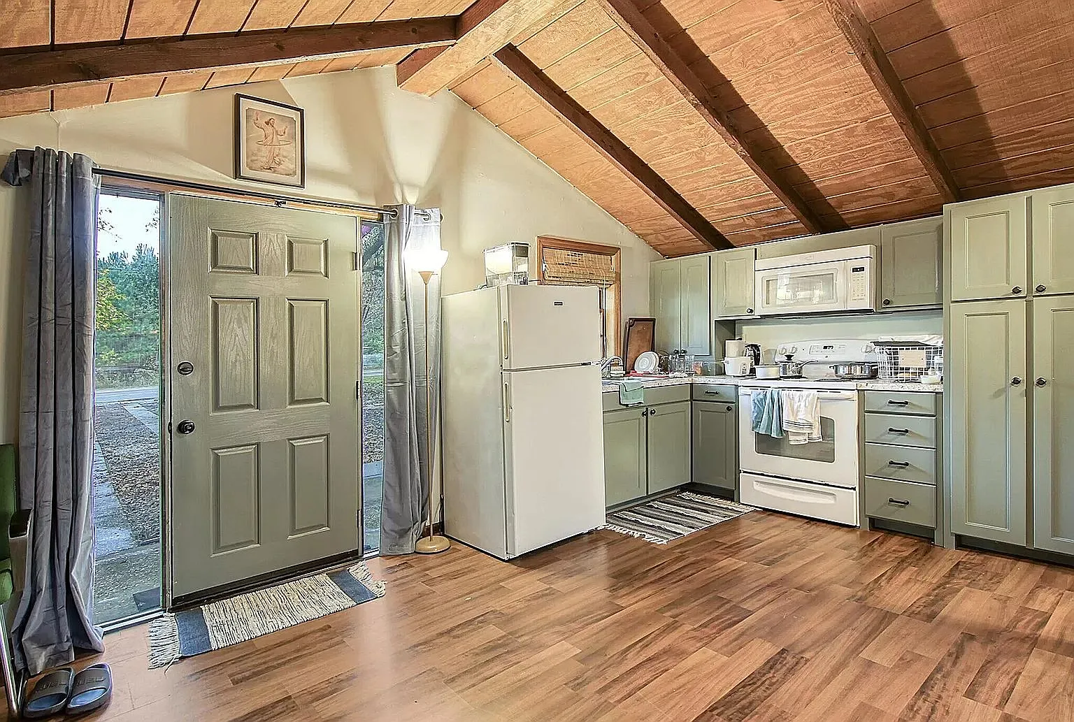 2001 Central Avenue Cottage - Cotta... — Photo 2