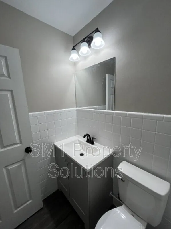 Studio, 1.0 bath, $845 — Photo 2