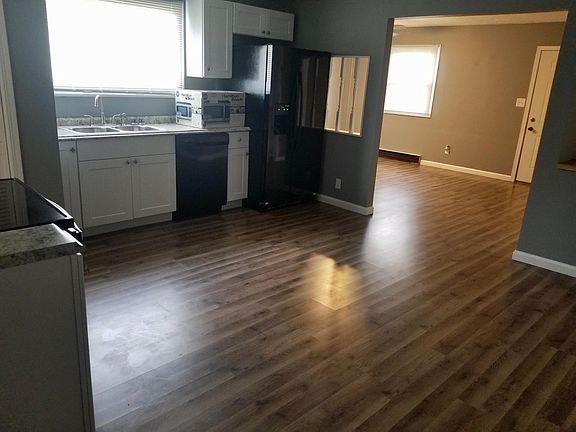 5th image of 918 1/2 N Bentley St