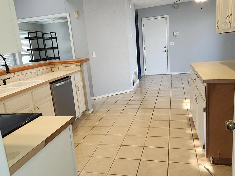 3109 S Maple Ave — Photo 25