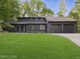 3091 Arns Ct, Oakland, MI 48363