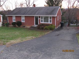 4838 Peach Tree Dr NW, Roanoke, VA 24017