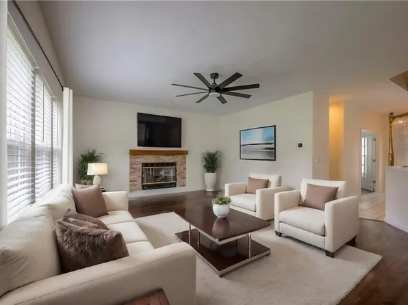 5122 SW Sandpiper Dr, Lees Summit, MO 64082