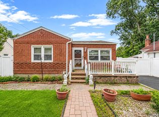 136 Sioux Street, Ronkonkoma, NY 11779