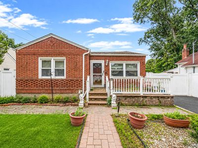 136 Sioux Street, Ronkonkoma, NY, 11779