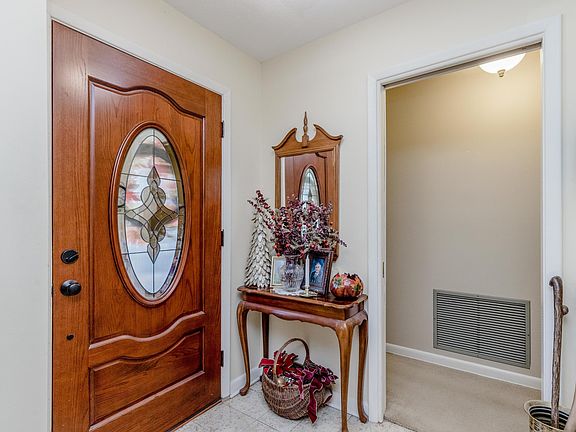 5th image of 4136 San Remo Dr