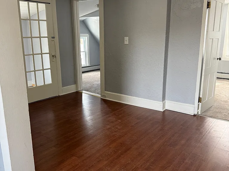 12 Hillcrest Ave W #3 — Photo 11