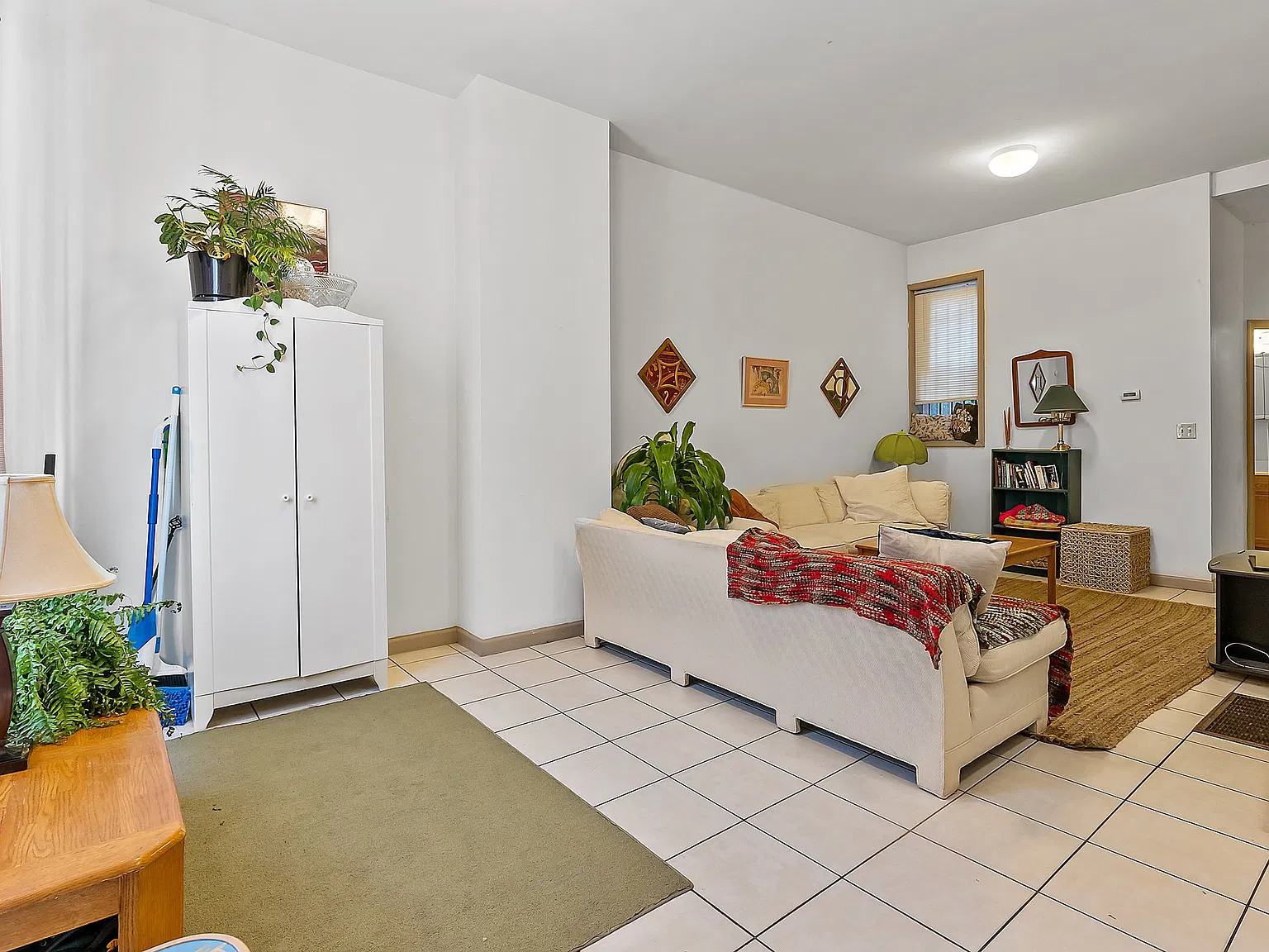 5 bed, 1845 sqft, $3,100 — Photo 3