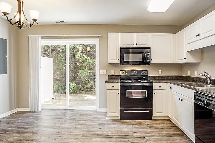 402 Ellis Ave — Photo 9