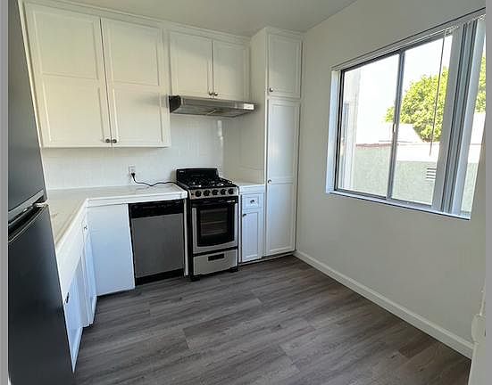 4th image of 802 N West Knoll Dr APT 104