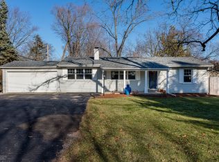 1026 Braeburn Rd, Mundelein, IL 60060