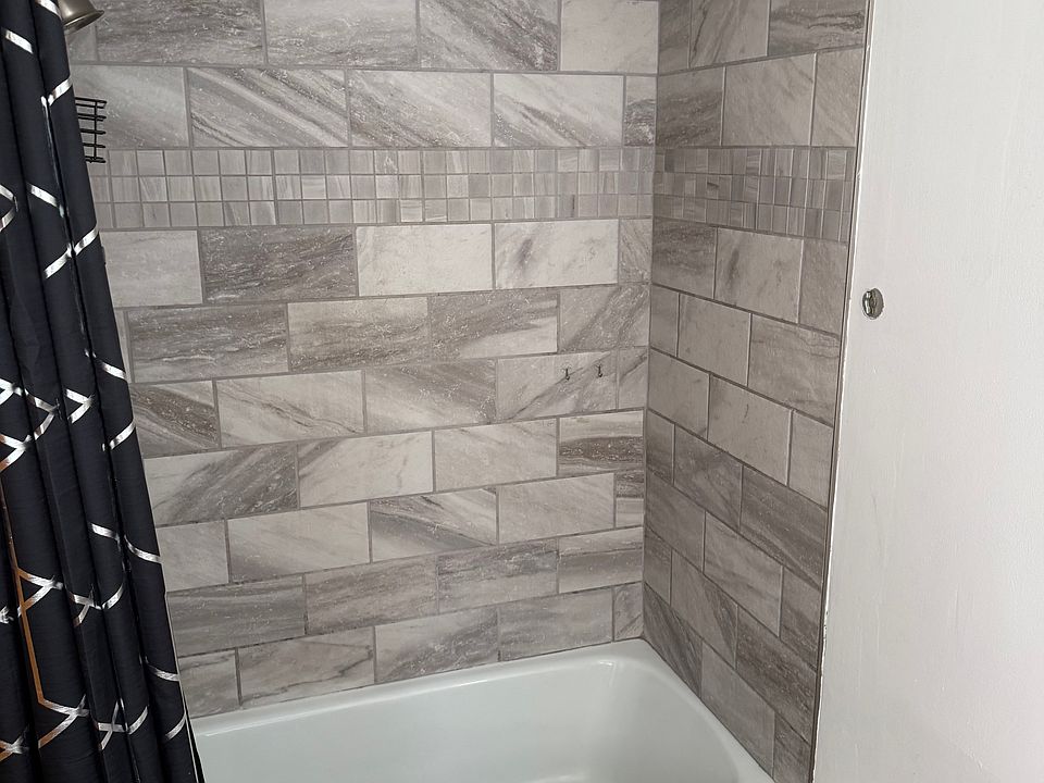 1st image of 1136 Bellaire Ave #1138