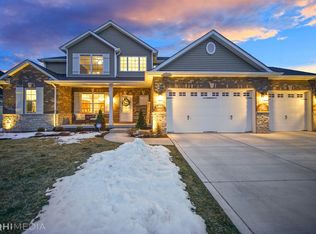 9753 Parrish Ave, Saint John, IN 46373