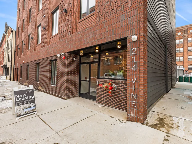 214 Vine — Photo 21