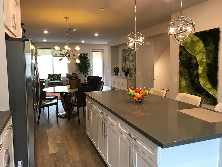 363 Solares St — Photo 11
