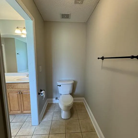 204 Mahan Dr — Photo 20