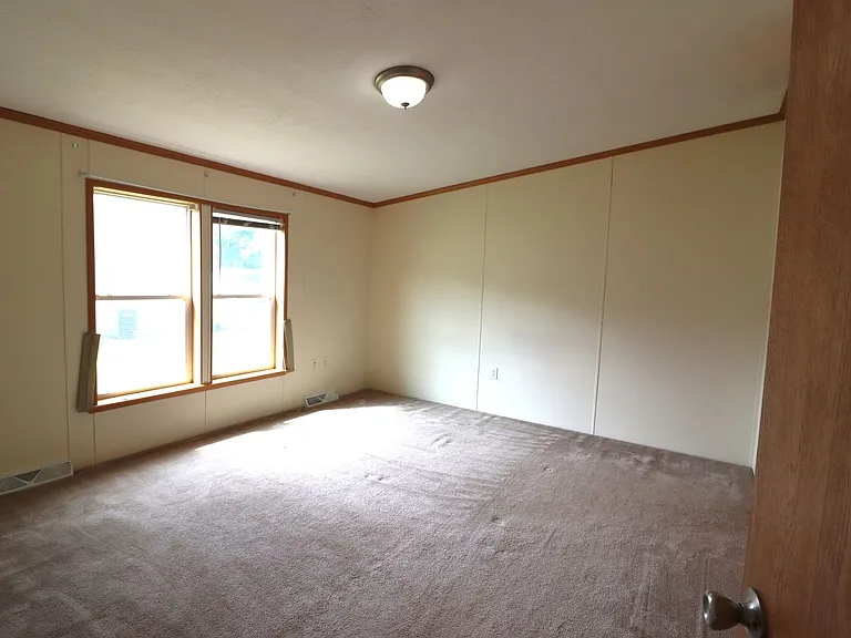 14 Meadowview Dr — Photo 40