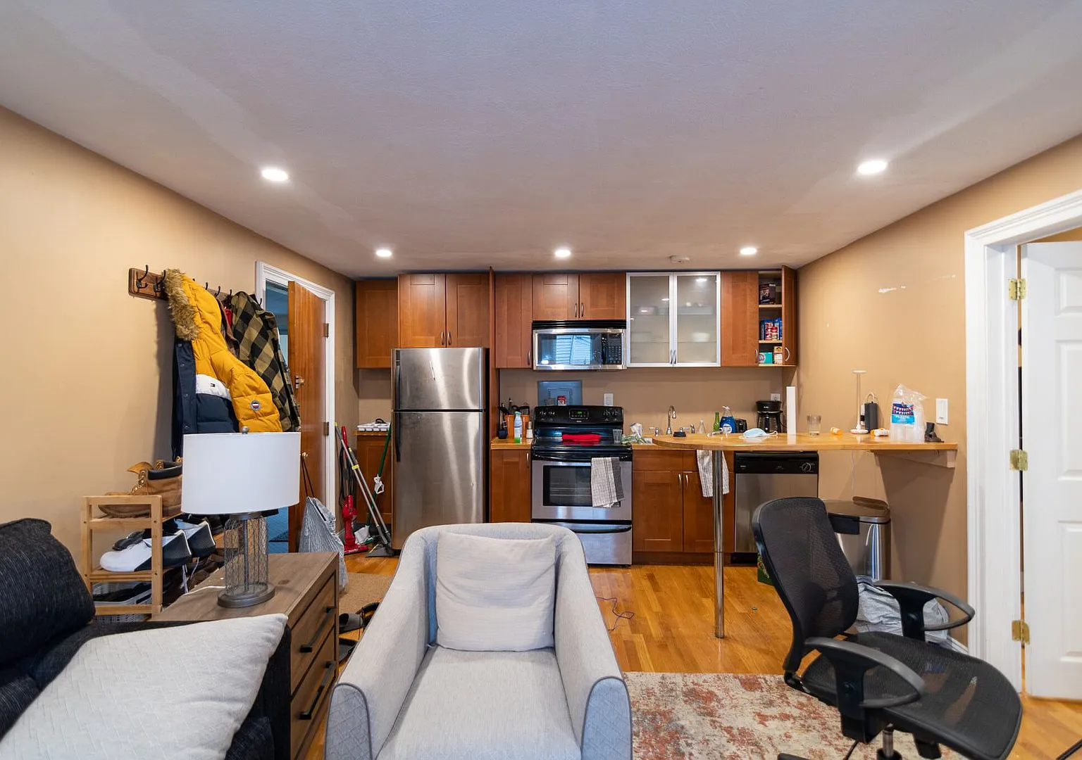 Avl NOW No Fee! Spacious 1BR near Packard's Corner, BU, with AC! — Photo 2