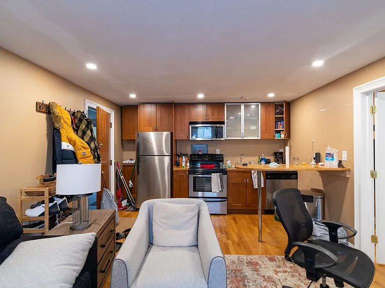 47 Gardner St #25 — Photo 2
