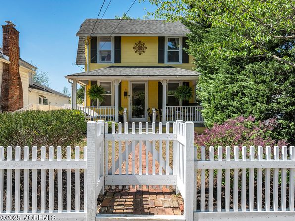 31 Gillespie Avenue, Fair Haven, NJ 07704