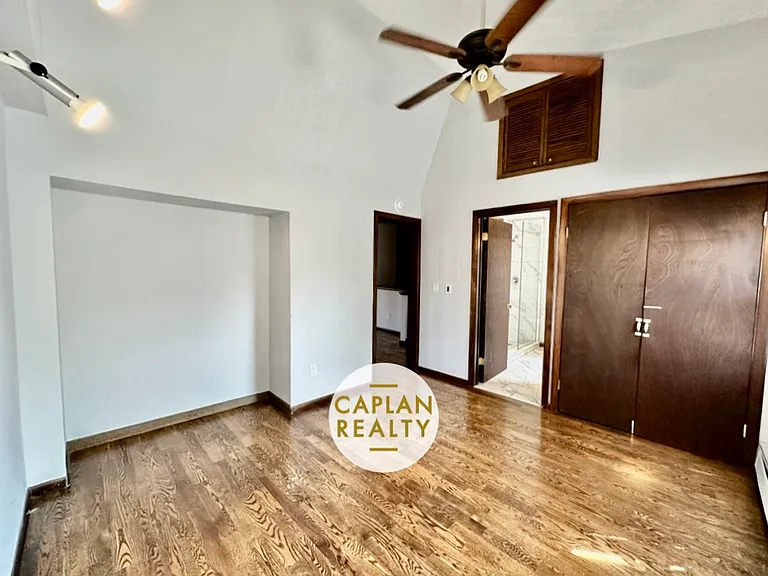 46 Warren St #4R — Photo 5