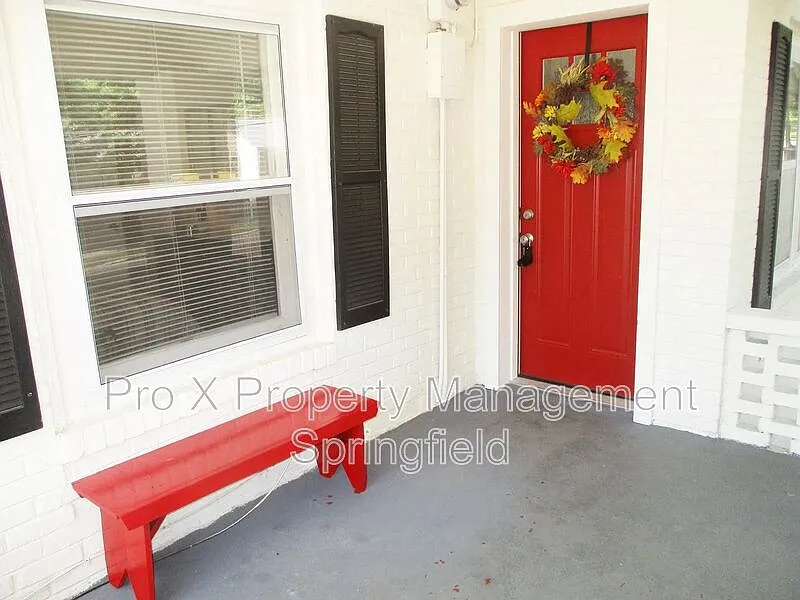 2 bed, 1.0 bath, 1200 sqft, $1,450 — Photo 2